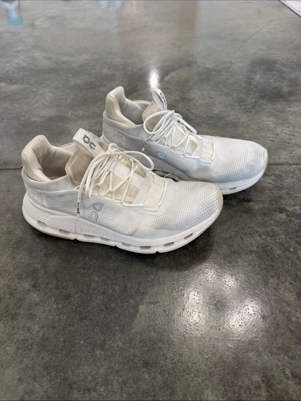 Womens 8 On Cloud Nova white